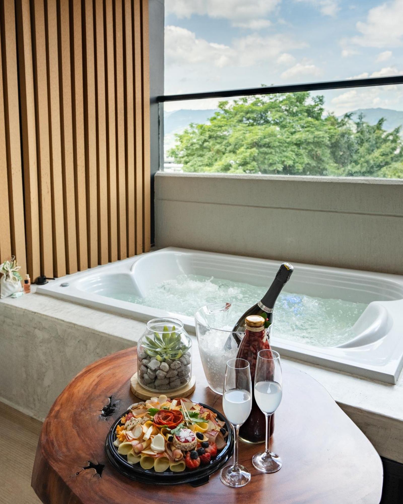 Nakua Stay & Work Medellin Luaran gambar